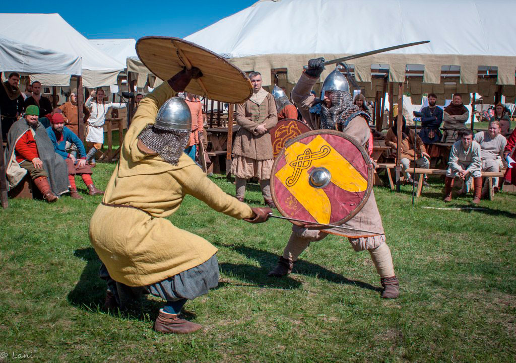 турнир по раннесредневековому фехтованию